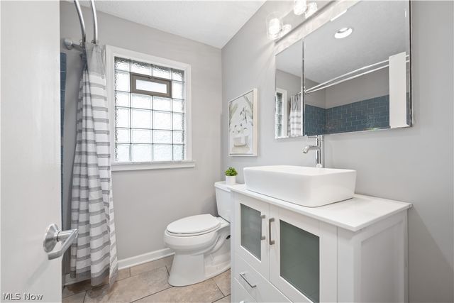 19017 Colahan Drive, Rocky River, OH 44116