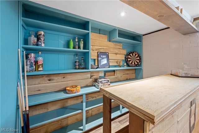 19017 Colahan Drive, Rocky River, OH 44116