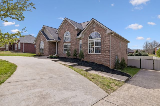 1062 Kacie Dr, Pleasant View, TN 37146