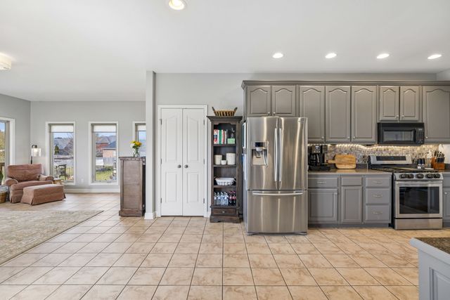 1062 Kacie Dr, Pleasant View, TN 37146