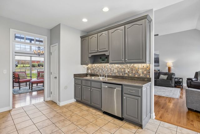 1062 Kacie Dr, Pleasant View, TN 37146