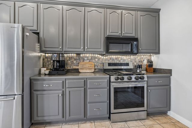 1062 Kacie Dr, Pleasant View, TN 37146