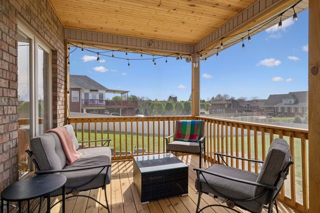 1062 Kacie Dr, Pleasant View, TN 37146