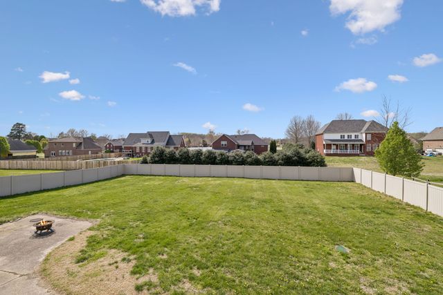 1062 Kacie Dr, Pleasant View, TN 37146