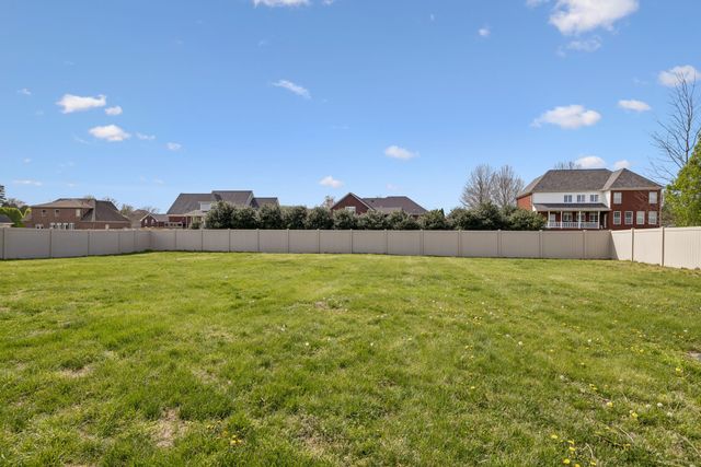1062 Kacie Dr, Pleasant View, TN 37146