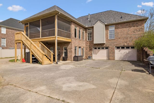 1062 Kacie Dr, Pleasant View, TN 37146