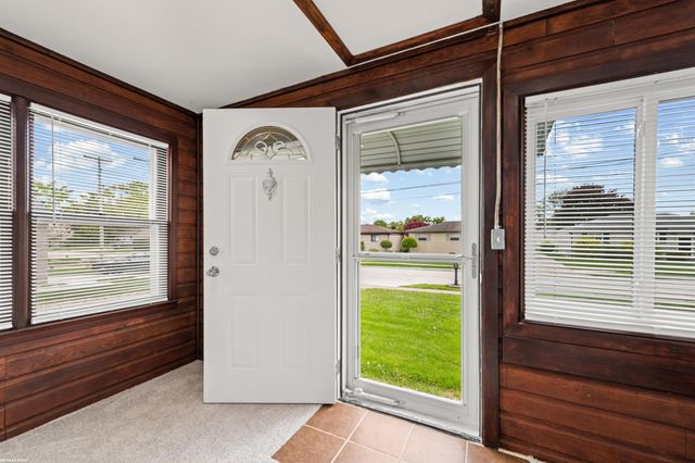 18905 VOILAND Street, Roseville, MI 48066