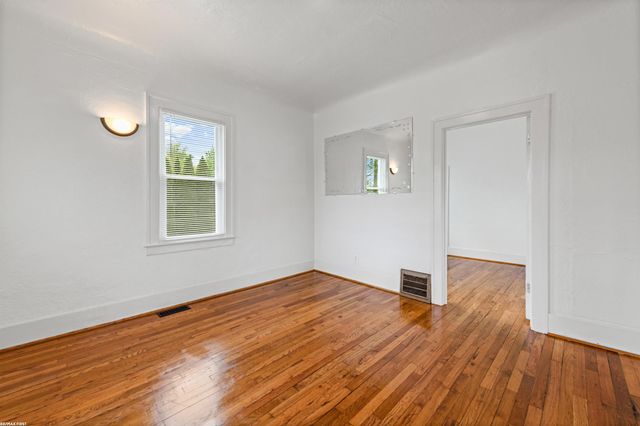 18905 VOILAND Street, Roseville, MI 48066