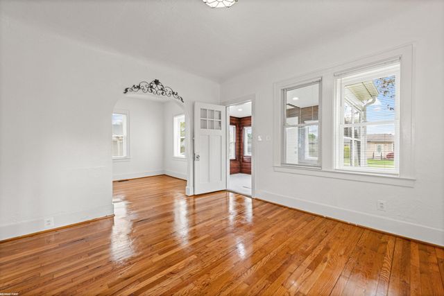 18905 VOILAND Street, Roseville, MI 48066