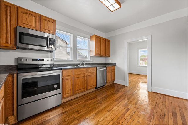 18905 VOILAND Street, Roseville, MI 48066