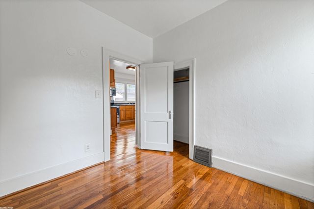 18905 VOILAND Street, Roseville, MI 48066