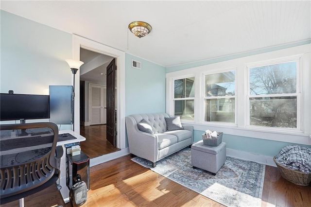 5532 Rockhill Road, Kansas City, MO 64110