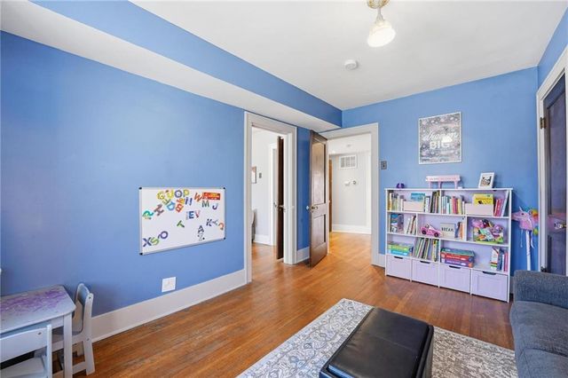 5532 Rockhill Road, Kansas City, MO 64110