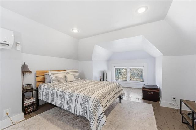 5532 Rockhill Road, Kansas City, MO 64110