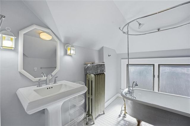 5532 Rockhill Road, Kansas City, MO 64110