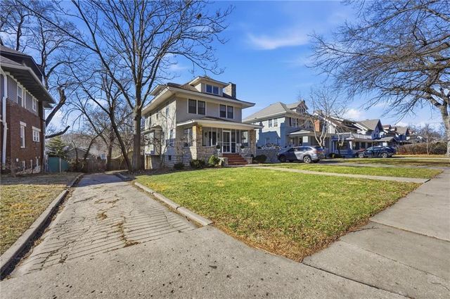 5532 Rockhill Road, Kansas City, MO 64110