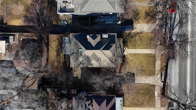 5532 Rockhill Road, Kansas City, MO 64110