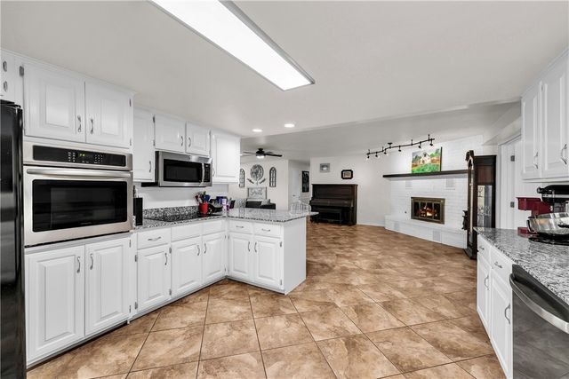 9268 Amy Drive, Springdale, AR 72762