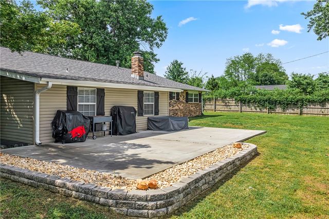 9268 Amy Drive, Springdale, AR 72762