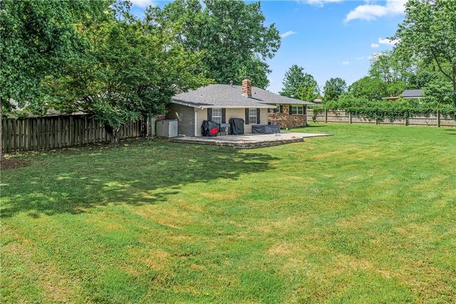 9268 Amy Drive, Springdale, AR 72762