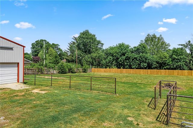9268 Amy Drive, Springdale, AR 72762