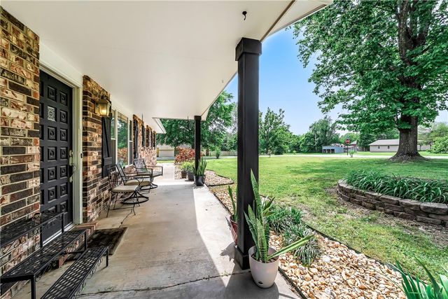 9268 Amy Drive, Springdale, AR 72762