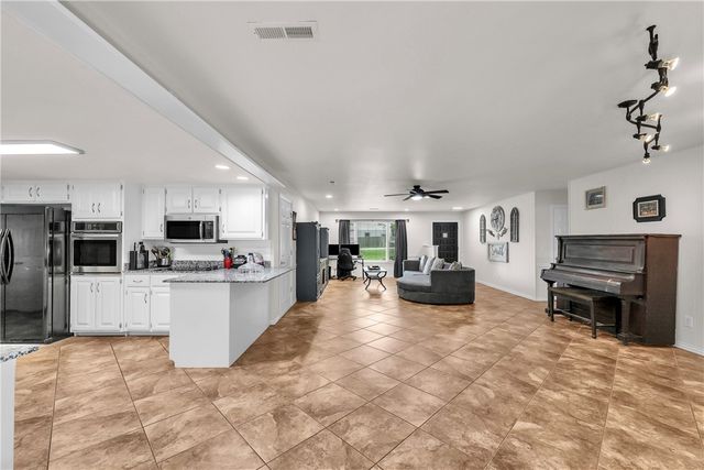 9268 Amy Drive, Springdale, AR 72762