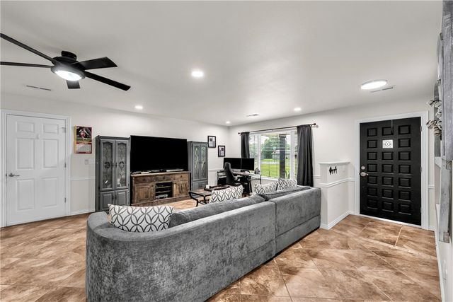 9268 Amy Drive, Springdale, AR 72762