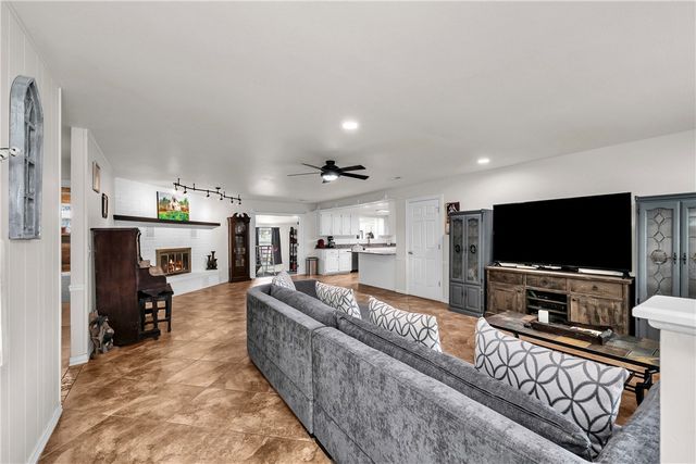9268 Amy Drive, Springdale, AR 72762