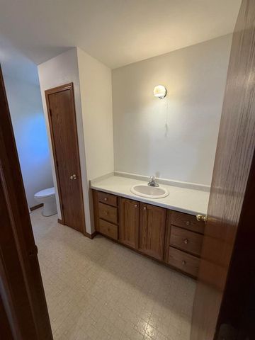 1204 Navaho Court, Fort Atkinson, WI 53538