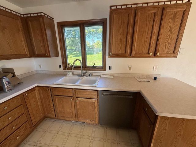 1204 Navaho Court, Fort Atkinson, WI 53538