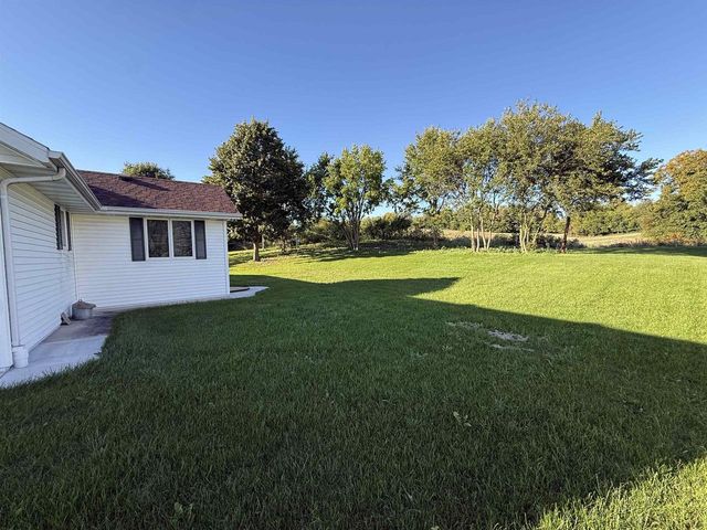 1204 Navaho Court, Fort Atkinson, WI 53538