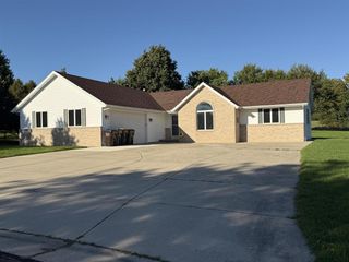 1204 Navaho Court, Fort Atkinson, WI 53538