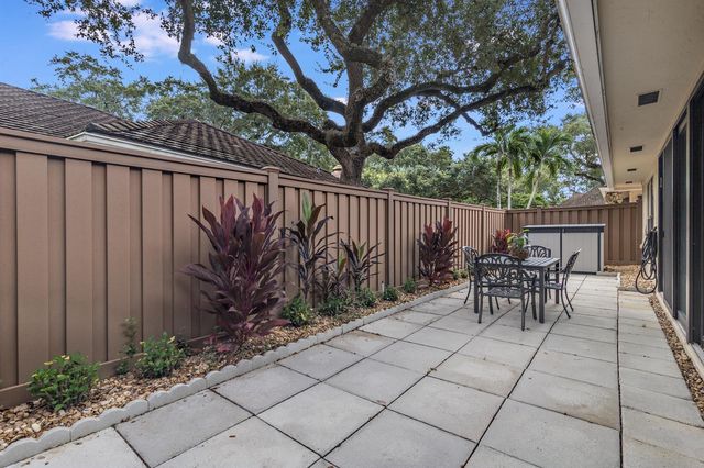11341 Briarwood Place, North Palm Beach, FL 33408