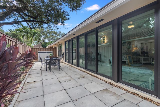 11341 Briarwood Place, North Palm Beach, FL 33408