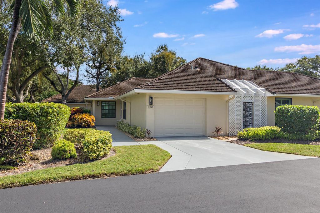 11341 Briarwood Place, North Palm Beach, FL 33408