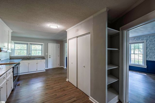 190 North Street Extension, Wellford, SC 29385