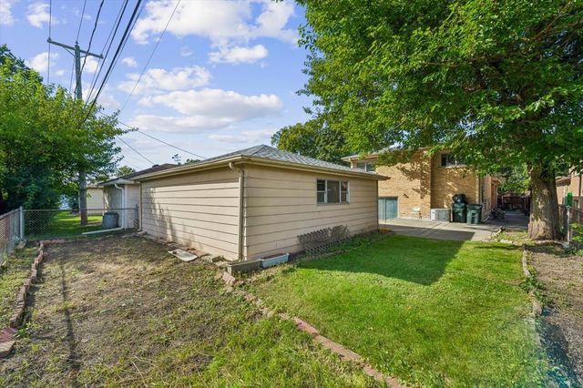 8941 Moody Avenue, Morton Grove, IL 60053