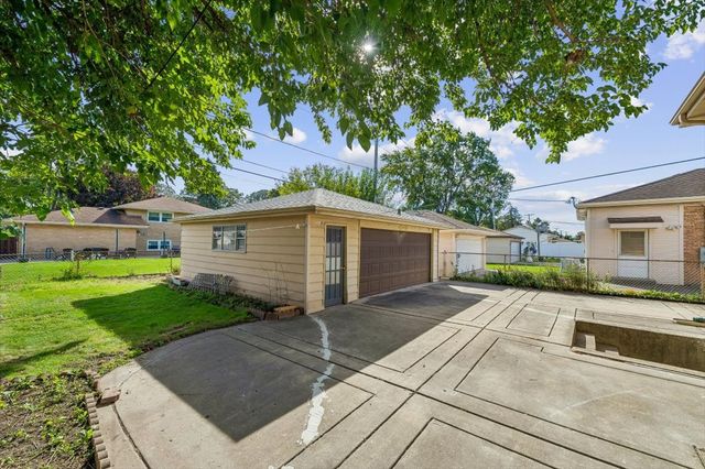 8941 Moody Avenue, Morton Grove, IL 60053
