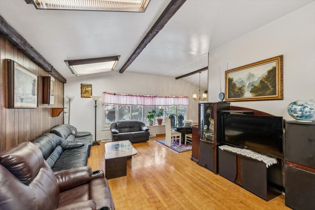 8941 Moody Avenue, Morton Grove, IL 60053 — photo 4
