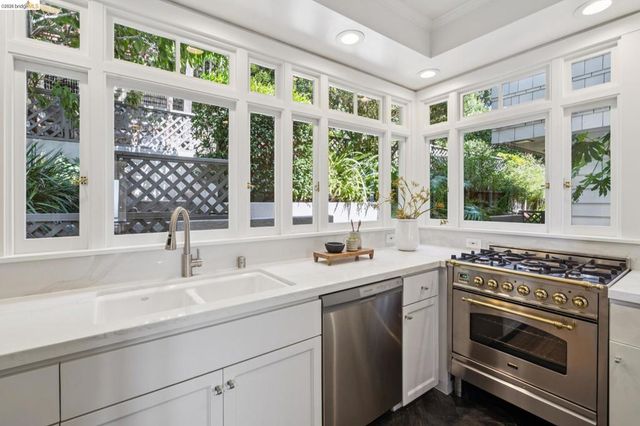 150 Scenic Ave, Piedmont, CA 94611