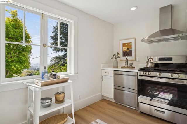 150 Scenic Ave, Piedmont, CA 94611