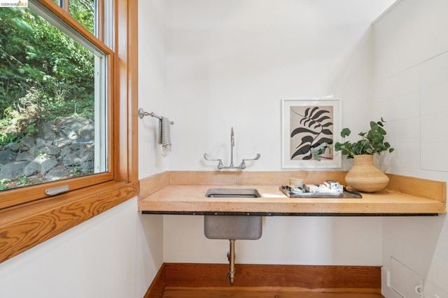 150 Scenic Ave, Piedmont, CA 94611