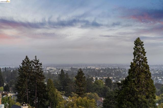 150 Scenic Ave, Piedmont, CA 94611
