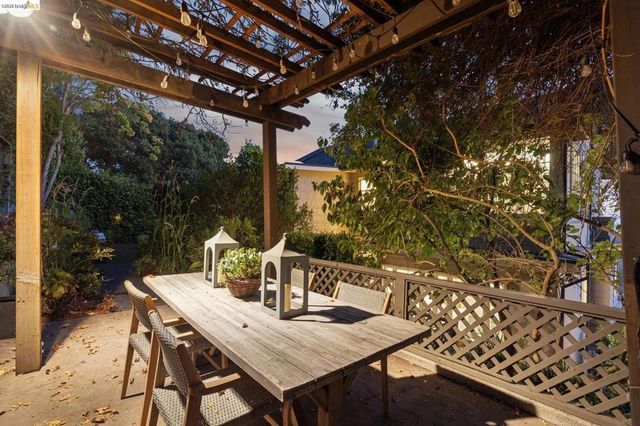 150 Scenic Ave, Piedmont, CA 94611