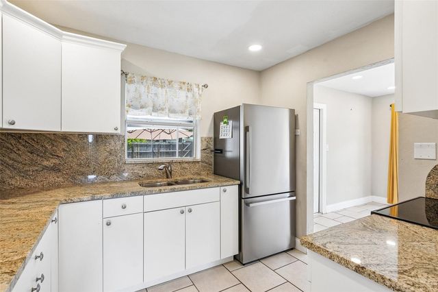 1547 56TH AVENUE N, St Petersburg, FL 33703
