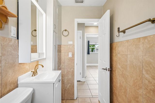 1547 56TH AVENUE N, St Petersburg, FL 33703