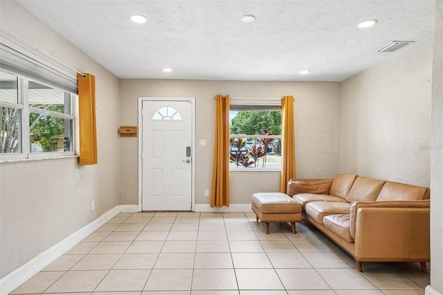 1547 56TH AVENUE N, St Petersburg, FL 33703