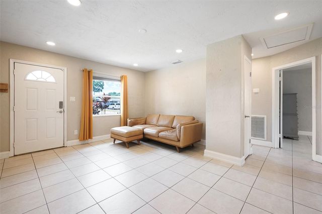1547 56TH AVENUE N, St Petersburg, FL 33703