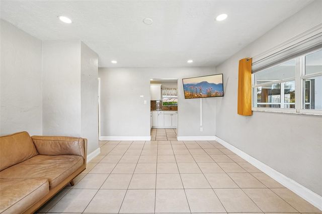 1547 56TH AVENUE N, St Petersburg, FL 33703